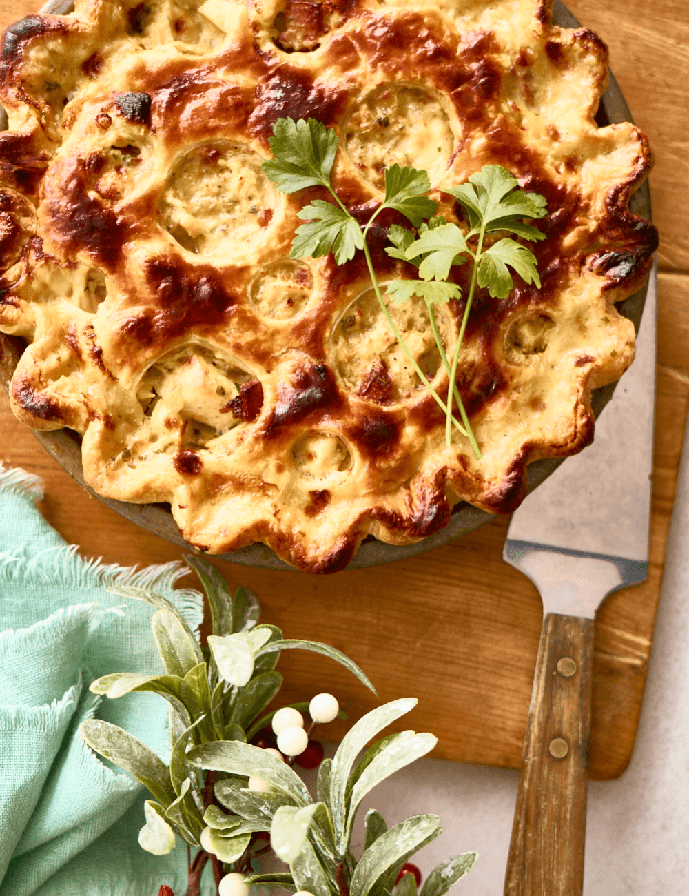 Tarte feuilletée au poulet, bacon fumé et sauce veloutée au cognac