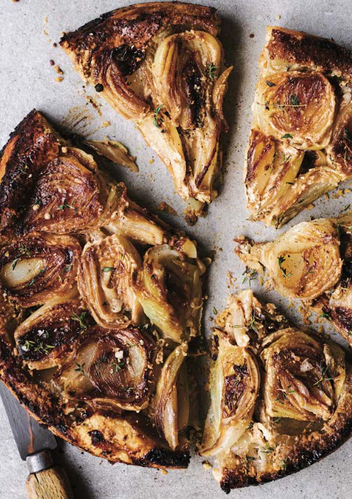 Tatin d’oignons doux au chèvre frais et au vinaigre balsamique