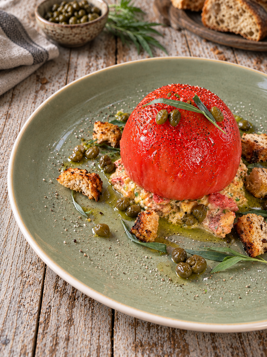 Tomates farcies à la gribiche au thon et croûtons de campagne