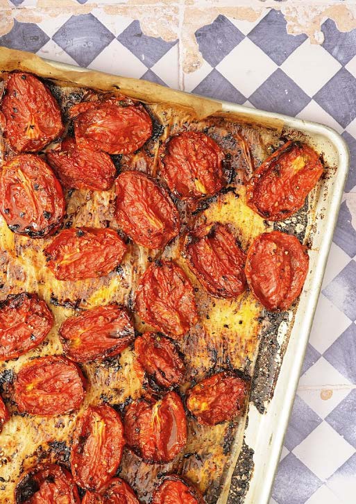 Tomates roma confites au thym, origan et herbes méditerranéennes