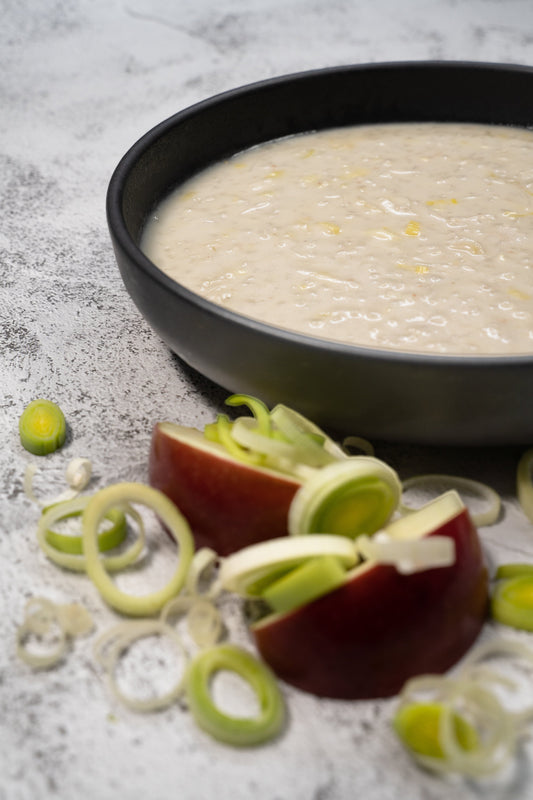 Velouté de poisson aux pommes et au poireaux